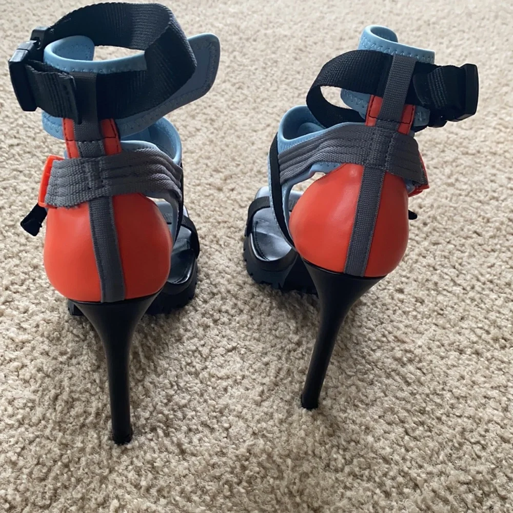 🚨 New! Heels - Picture 5 of 5
